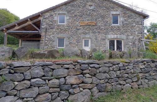 Saint-Julien-Chapteuil House | Maison de village gîte de "La Roche"