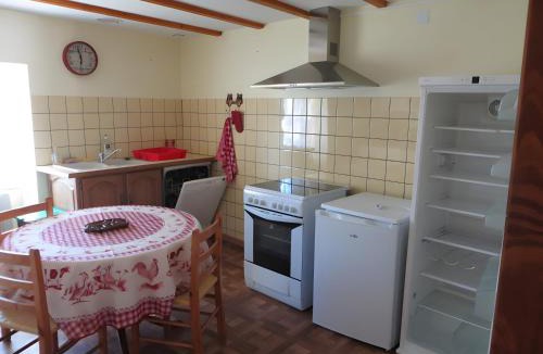 Saint-Martin-d'Ollieres House | Maison De Vacances Auvergne