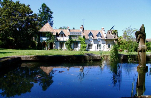 Bois-le-Roi House | Maison de la Mare (7 rooms) along La Seine and in a wooded property.
