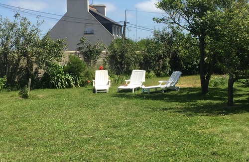 Kerlouan House | Maison de Mahé (1.8 km from the beach at Kerlouan)