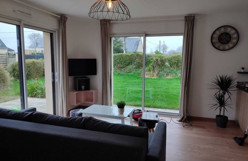 Caouennec-Lanvezeac House | Maison de Plain Pied Avec Jardin - 7 Couchages - Animaux Acceptés