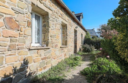 Pleubian House | Maison de pecheur en pierres bord de mer 300 m