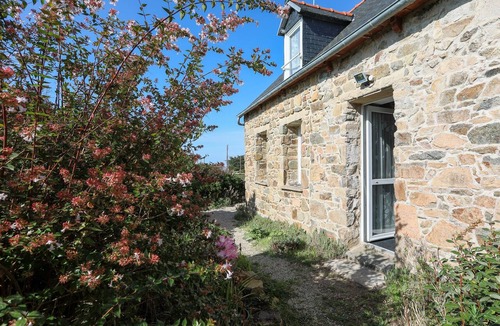 Pleubian House | Maison de pecheur en pierres bord de mer 300 m