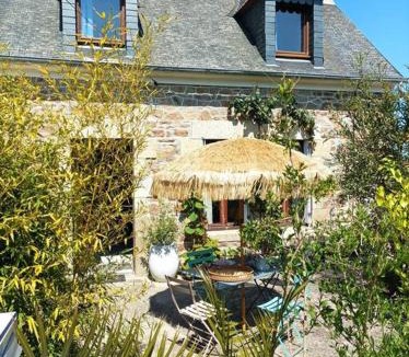 Loguivy House | Maison de pecheurs avec vue sur mer et Brehat
