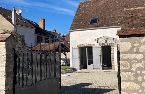 Cepoy House | Maison de Vacances à la Campagne en Famille ou Amis 8-10 Personnes 1h30 Paris