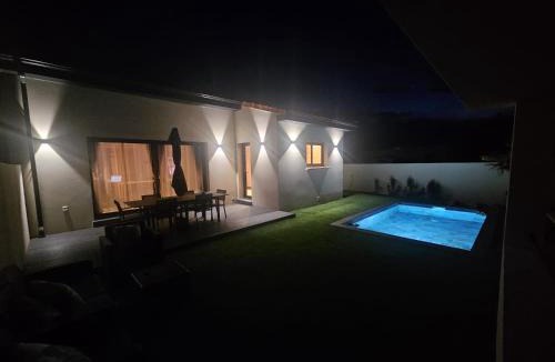 Thuir House | Maison de vacances familiale avec piscine