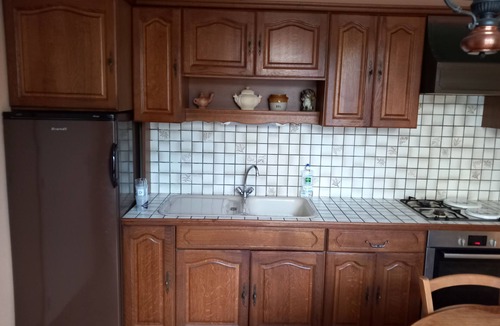 Toulon-sur-Arroux House | Maison de Ville, Jardin. 5 Chambres, 3 Salles de Bains, Cuisine et 2 Salons