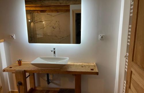 Chambon-le-Chateau House | MAISON DE VILLAGE