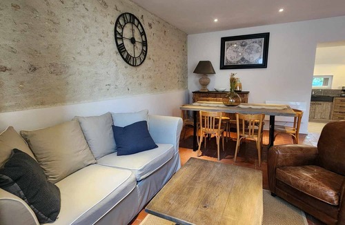 Ainay-le-Vieil House | Maison de Village Entièrement Rénovée