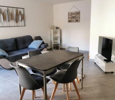 Renaison Apartment | maison de village