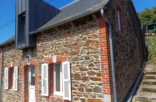 Binic House | Maison de ville cosy avec jardin, à 300 m de la plage & restaurants