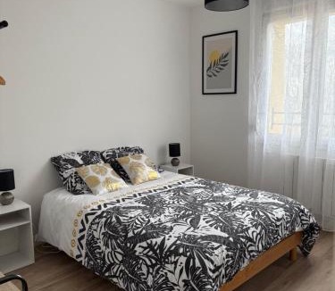 Veyre-Monton House | Maison Des Vignes