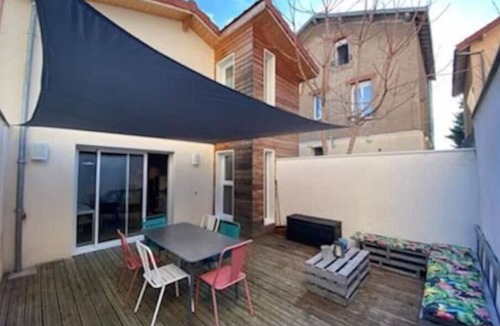 La Pradelle House | Maison Duplex Avec Terrasse et Garage