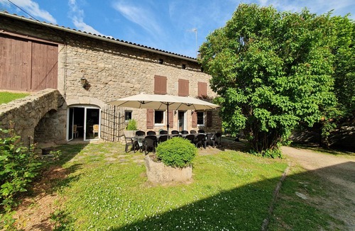 Vorey House | Maison en Pierre Avec Piscine Privée Dans un Domaine Clos et Arboré de 2200 m2