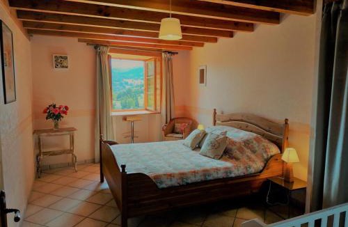 Chalmazel-Jeansagniere House | Maison en pierre avec sauna et jardin à Chalmazel - FR-1-496-39
