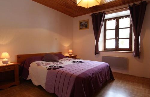 Saint-Front House | Maison en pierres avec terrain près du Massif du Mézenc, idéale pour un séjour nature en famille - FR-1-582-267