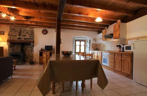 Saint-Front House | Maison en pierres avec terrain près du Massif du Mézenc, idéale pour un séjour nature en famille - FR-1-582-267