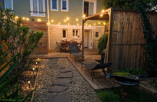 Champigny-sur-Marne Apartment | Maison esprit guinguette - Jacuzzi- Parking privé