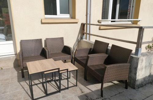 Cherbourg-en-Cotentin House | Maison familiale Cherbourg-ping pong-baby foot