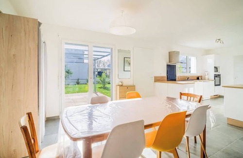 Le Tour-du-Parc House | Maison familiale au calme près de l'océan
