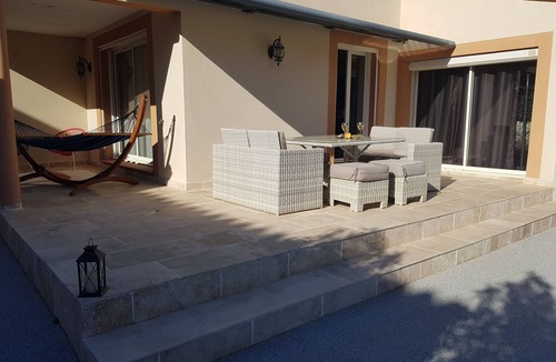 Pollestres House | Maison Familiale: Piscine/home Cinéma/jaccuzi à 20 mn des Plages!
