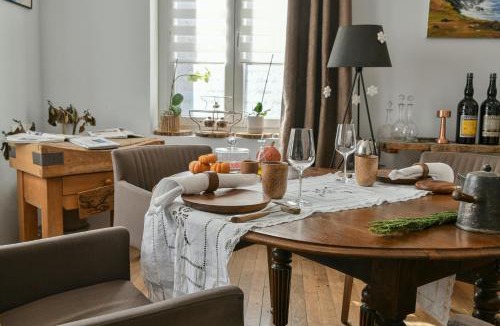 Saint-Genix-sur-Guiers Bed & Breakfast | Maison Fleur De Frangipanier
