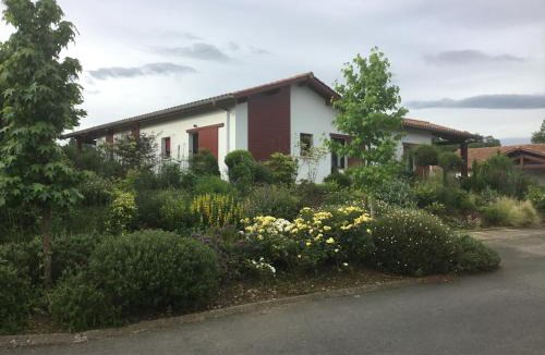 Uhart-Cize Bed & Breakfast | Maison Fleurie