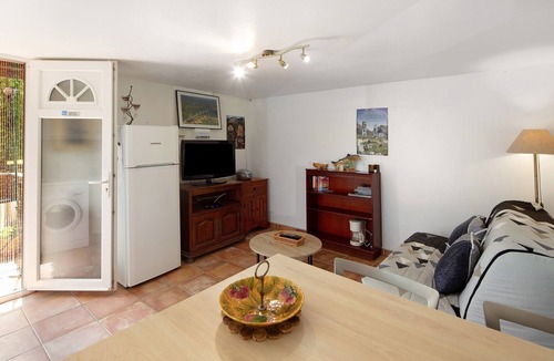 Saint-Laurent-le-Minier Apartment | “Maison De Campagne” Apartment with Mountain View, Shared Pool and Wi-Fi