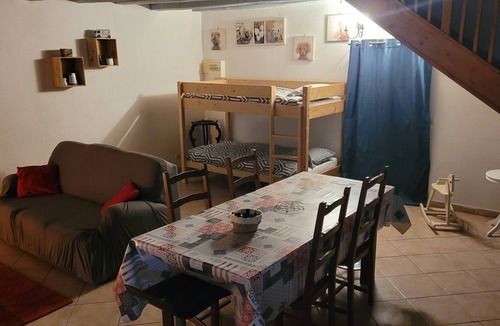 Saint-Pierre-les-Etieux House | Maison de Campagne Dans un Cadre Reposant et Verdoyant