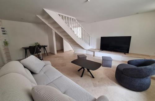 Montereau-Fault-Yonne House | Maison Garnier - Downtown - WiFi - 1 hour from PARIS