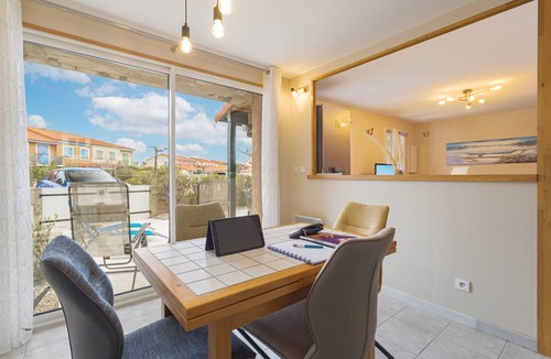 Le Barcares House | Maison Goéland – A Relaxing Getaway Between Land and Sea, Shared Pool & Balcony