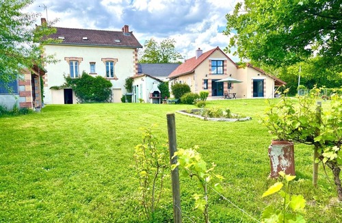 Ecuisses House | Maison Henriette | Charming vacation rental with a view - Sleeps 8