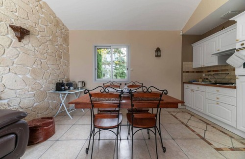 Gannat Villa | Maison indépendante dans propriété avec piscine.