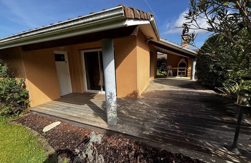 Messanges House | Maison Individuelle Située Dans un Quartier Résidentiel