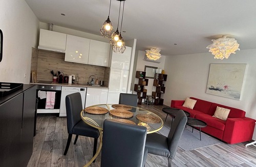 Plateau - Mont-Valerien Villa | Maison L'Olivier with private parking space
