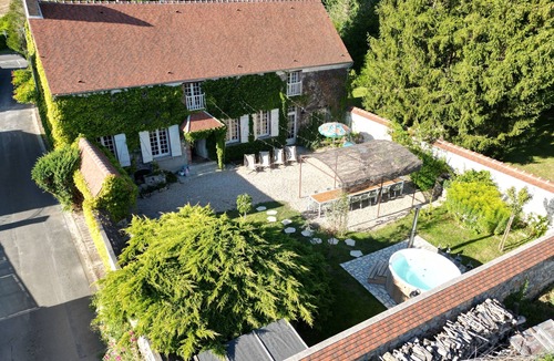 Ville-Saint-Jacques House | Maison lou Cocotte