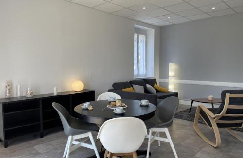 La Chabanne House | Maison moderne à La Chabanne avec jardin et animaux admis - FR-1-489-341