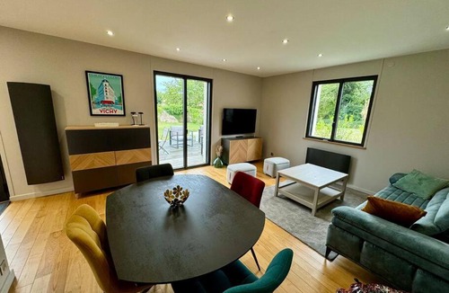 Gannat House | Maison moderne au calme à Gannat