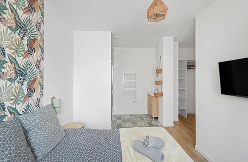Poitiers Villa | Maison moderne T5 · 4 ch sdb privatives · Terrasse