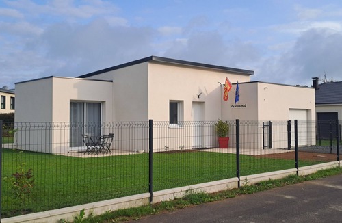 Huppain House | Maison Neuve. Située à 5 Minutes du Charmant Port de Pêche