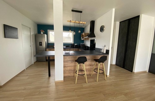 Santec House | Maison Neuve, 400m de la Plage, 500m du Bourg, Location à la Semaine,