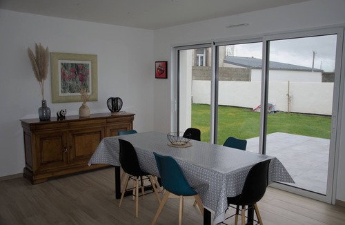 Santec House | Maison Neuve, 400m de la Plage, 500m du Bourg, Location à la Semaine,