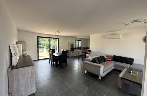Le Montat House | Maison Neuve, 6 Couchages, Proche Cahors
