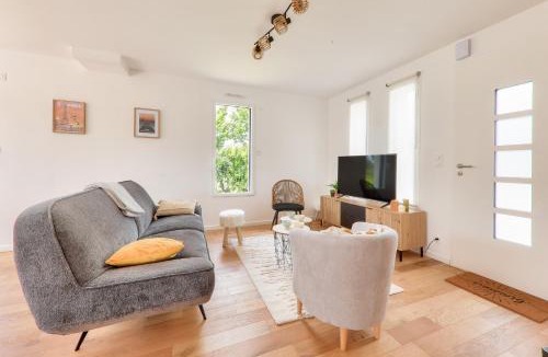 Le Tour-du-Parc House | Maison neuve pour 8, 800m des plages