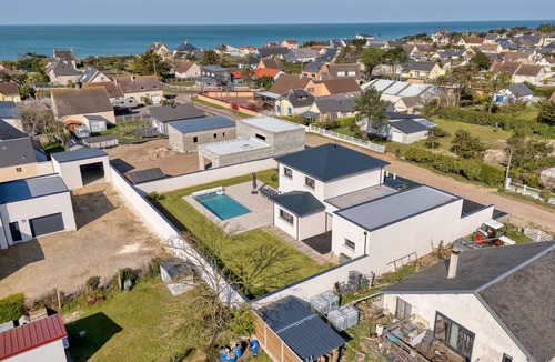 Saint-Germain-sur-Ay House | Maison piscine 150m de la mer