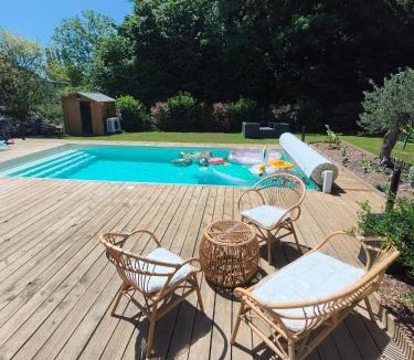 Neuville-sur-Sarthe Bed & Breakfast | Maison proche du Circuit 24h du Mans, Moto GP, Le Mans Classic