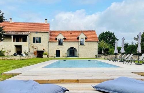 Lacapelle-Livron Villa | Maison quercynoise avec piscine privée au cœur du Quercy