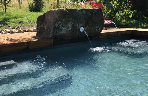 Chamalieres-sur-Loire House | Maison rénovée avec piscine, parc arboré et proche de la gare à Chamalières-sur-Loire - FR-1-582-469