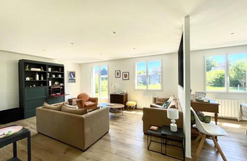 Ploubalay House | Maison rénovée en centre-ville, à 5 min des plages
