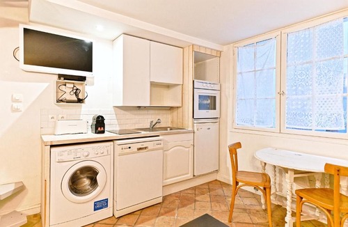 Saint-Merri Apartment | Maison rare avec terrasse et 2 chambres - Marais